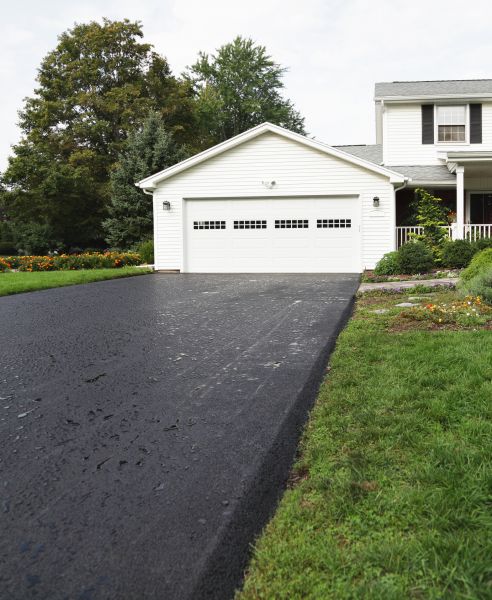 Cost of Blacktop Driveway Paving in Temecula
